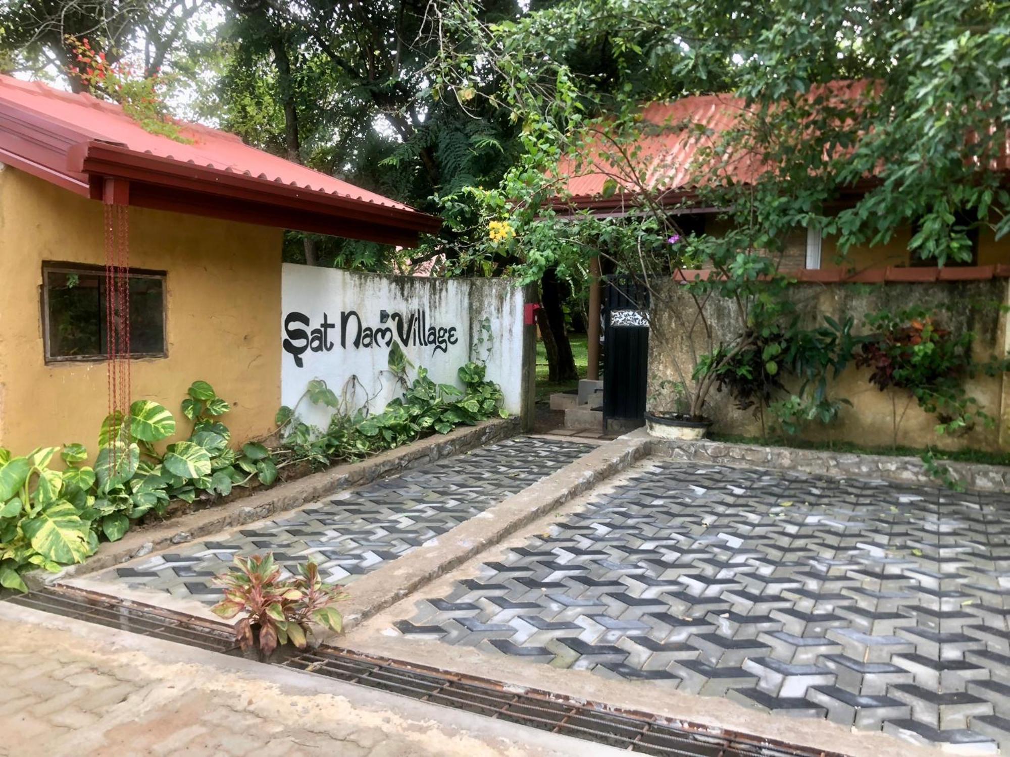 Sat Nam Village Hotel Sigiriya Exterior photo