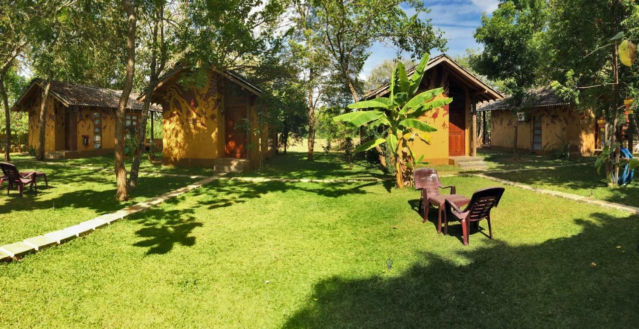 Sat Nam Village Hotel Sigiriya Exterior photo